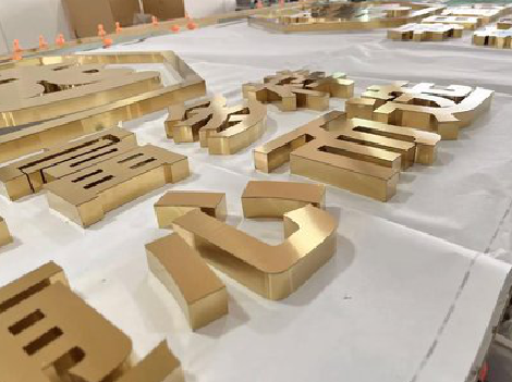 武宣拉丝不锈钢字的特点。