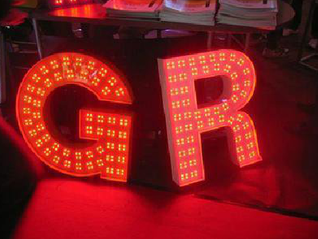 武宣LED发光字常见的安装误区。